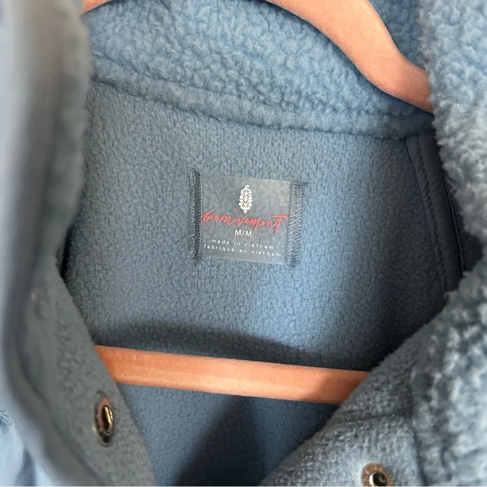 NWT Free People Hit The Slopes Fleece Eyelet Jacket Stone Washed Blue - Picture 5 of 6